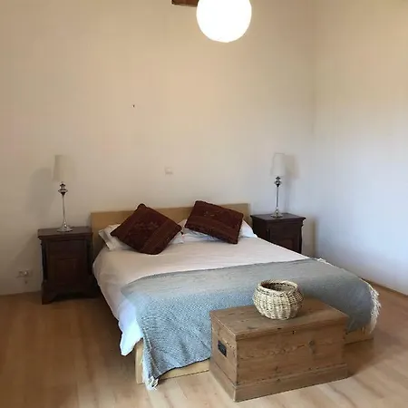 La Vieille Grange Apartment *